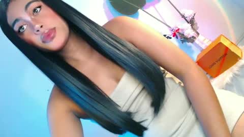 Snapshot of cherry_temptation28 chatting on 06.23.26 marshmallow online show from 06.23.26