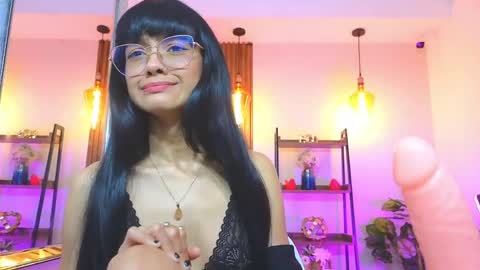 Snapshot of cherry_vixen_ chatting on 04.29.26 Sery online show from 04.29.26