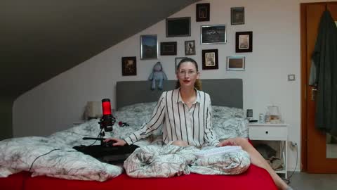 Leonie online show from 02.18.26