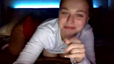 Snapshot of cherrybaby690 chatting on 12.18.24 cherrybaby690 online show from 12.18.24