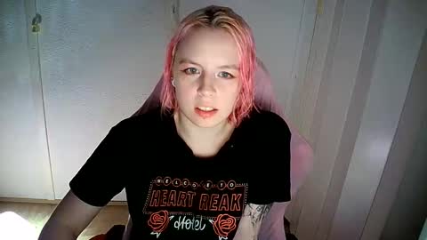Snapshot of cherrybaby_0 chatting on 06.10.26 cherrybaby_0 online show from 06.10.26