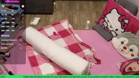 Snapshot of cherrycreme chatting on 12.07.24 Cherry online show from 12.07.24