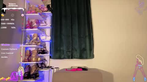 Snapshot of cherrycreme chatting on 12.18.25 Cherry online show from 12.18.25