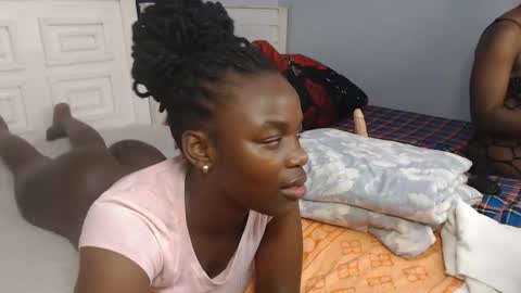 Snapshot of cherryebonny chatting on 09.22.25 cherryebonny online show from 09.22.25