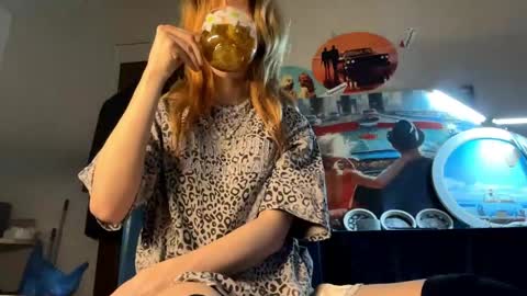Snapshot of cherrylcornes chatting on 05.12.26 Nika online show from 05.12.26