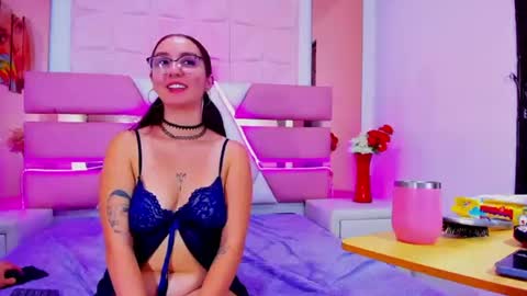 Snapshot of cherryrusson chatting on 06.19.26 cherryrusson online show from 06.19.26