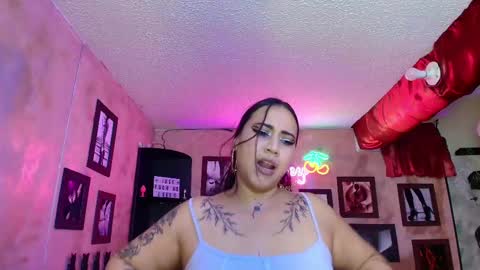 Snapshot of cherryy_bombshelll chatting on 09.15.25 cherry online show from 09.15.25