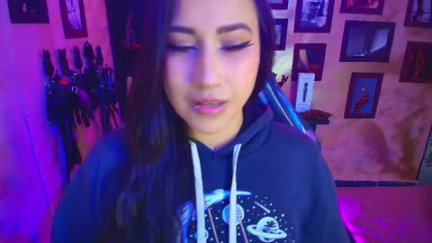 Snapshot of cherryy_bombshelll chatting on 10.07.25 cherry online show from 10.07.25