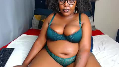 Snapshot of cherryyummy69 chatting on 01.22.25 cherryyummy69 online show from 01.22.25