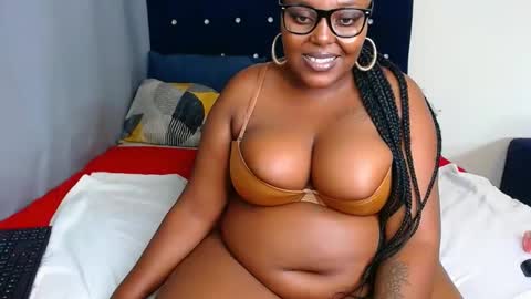 Snapshot of cherryyummy69 chatting on 02.17.25 cherryyummy69 online show from 02.17.25