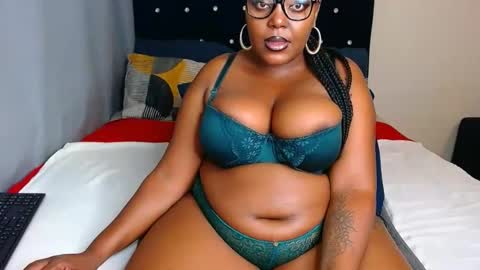 Snapshot of cherryyummy69 chatting on 02.18.25 cherryyummy69 online show from 02.18.25