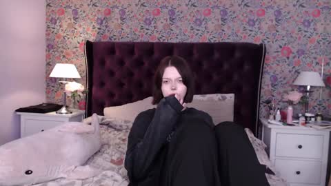 Snapshot of cheryl_turner chatting on 01.22.25 amelia online show from 01.22.25