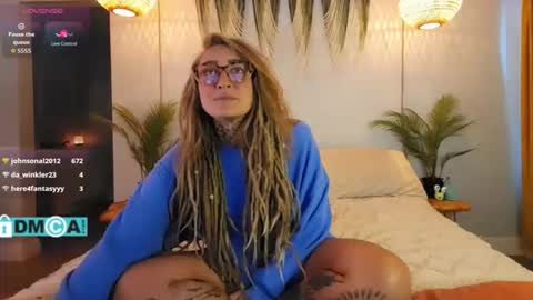 Chevi Blue online show from 10.20.25