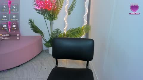 Snapshot of chiara_tay chatting on 01.13.25 Chiara online show from 01.13.25