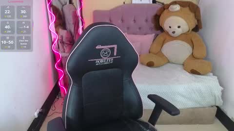 Snapshot of chiara_tay chatting on 10.27.25 Chiara online show from 10.27.25