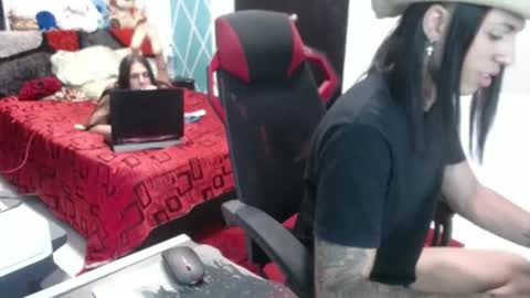 Snapshot of chico_explosivo chatting on 09.17.25 chico_explosivo online show from 09.17.25