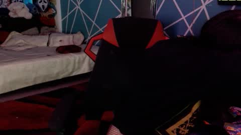 Snapshot of chico_explosivo chatting on 10.14.25 chico_explosivo online show from 10.14.25