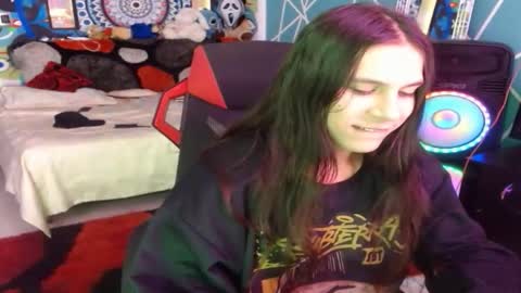 Snapshot of chico_explosivo chatting on 10.16.25 chico_explosivo online show from 10.16.25