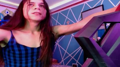 Snapshot of chico_explosivo chatting on 12.21.25 chico_explosivo online show from 12.21.25