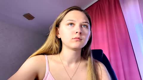 Snapshot of chill_velvet chatting on 09.14.25 Sasha online show from 09.14.25