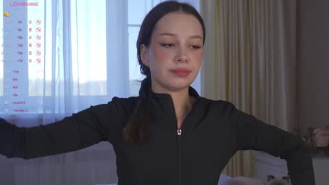 Snapshot of chillgirlll chatting on 09.10.25 Nicole online show from 09.10.25