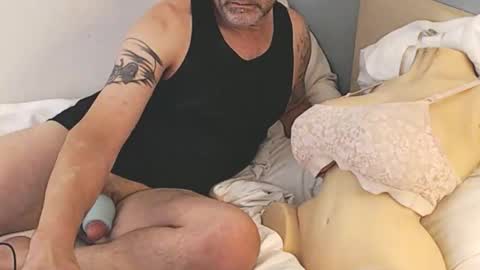 Snapshot of chillguy666 chatting on 11.01.25 new toy online show from 11.01.25