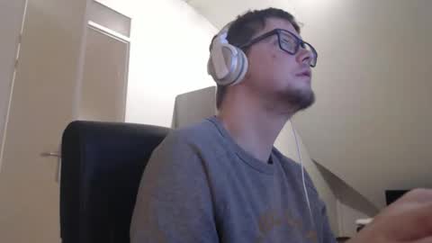 chillzonecam online show from 11.29.25