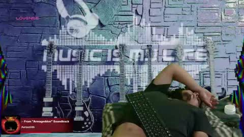 Snapshot of chinoroz chatting on 03.05.25 Enrique online show from 03.05.25