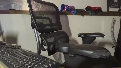 Snapshot of chitownburb chatting on 01.19.25 chitownburb online show from 01.19.25