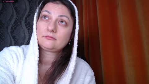 Snapshot of chloe29 chatting on 12.23.25 Mira online show from 12.23.25