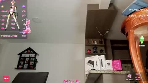 Snapshot of chloe_cooperr chatting on 06.25.26 chloe_cooperr online show from 06.25.26