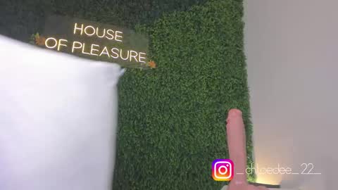 Chloe online show from 09.22.25