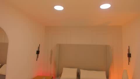 Chloe online show from 12.21.25