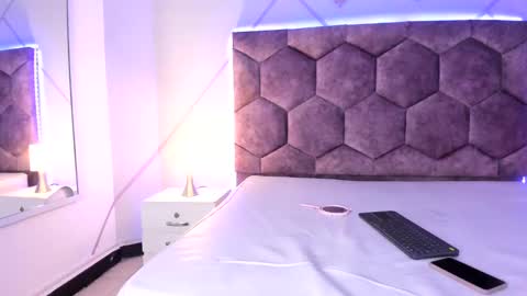 Snapshot of chloe_durand_ chatting on 02.21.25 chloe_durand_ online show from 02.21.25