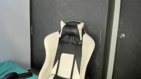 Snapshot of chloe_evans21 chatting on 03.15.26 chloe online show from 03.15.26