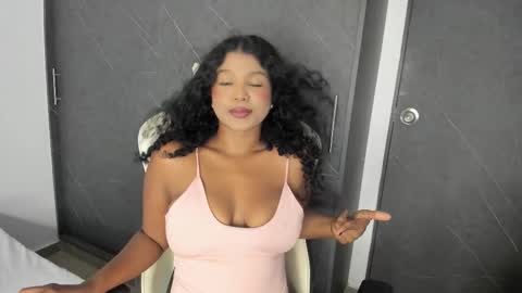 Snapshot of chloe_evans21 chatting on 03.25.26 chloe online show from 03.25.26