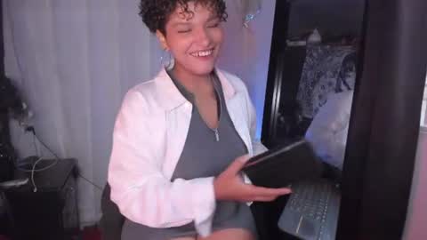 chloe_kisses2 online show from 06.19.26