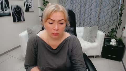 Chloe online show from 10.30.25