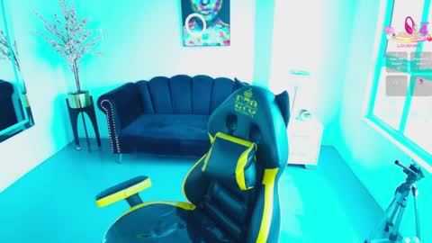 Chloe  online show from 04.10.26