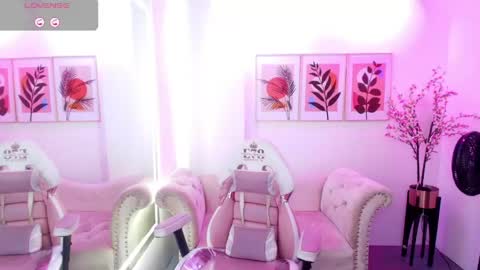 Snapshot of chloe_meoww chatting on 05.11.26 Chloe online show from 05.11.26