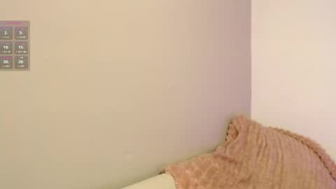 Snapshot of chloe_peach_ chatting on 04.21.26 chloe_peach_ online show from 04.21.26