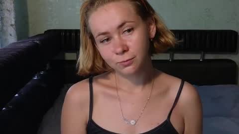 Snapshot of chloe_roo chatting on 06.30.26 Mila online show from 06.30.26
