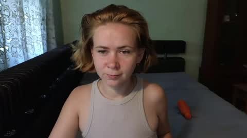 Snapshot of chloe_roo chatting on 07.03.26 Mila online show from 07.03.26