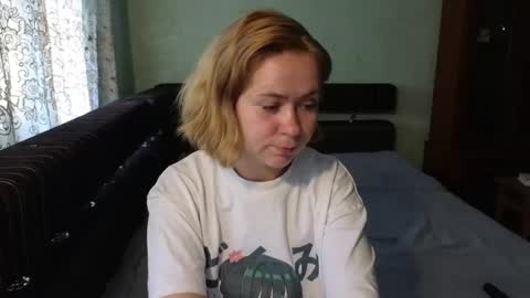 Snapshot of chloe_roo chatting on 07.09.26 Mila online show from 07.09.26