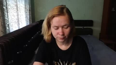 Snapshot of chloe_roo chatting on 07.21.26 Mila online show from 07.21.26