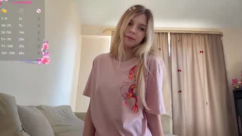 Snapshot of chloe_show chatting on 06.27.26 hloe online show from 06.27.26