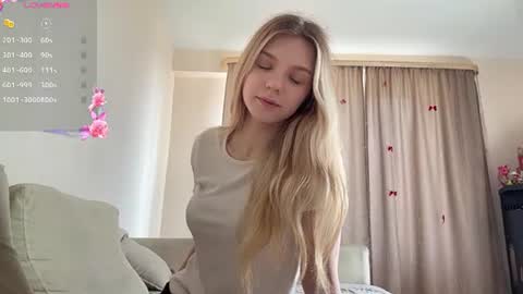 Snapshot of chloe_show chatting on 07.06.26 hloe online show from 07.06.26