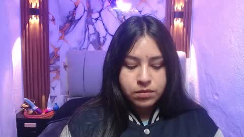 chloe_smith5 online show from 11.24.25