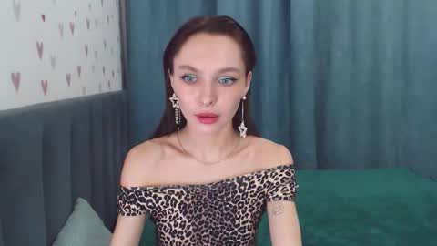 Chloe online show from 10.28.25