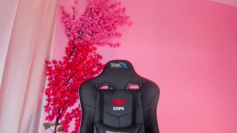 Chloe Miller  online show from 12.21.25